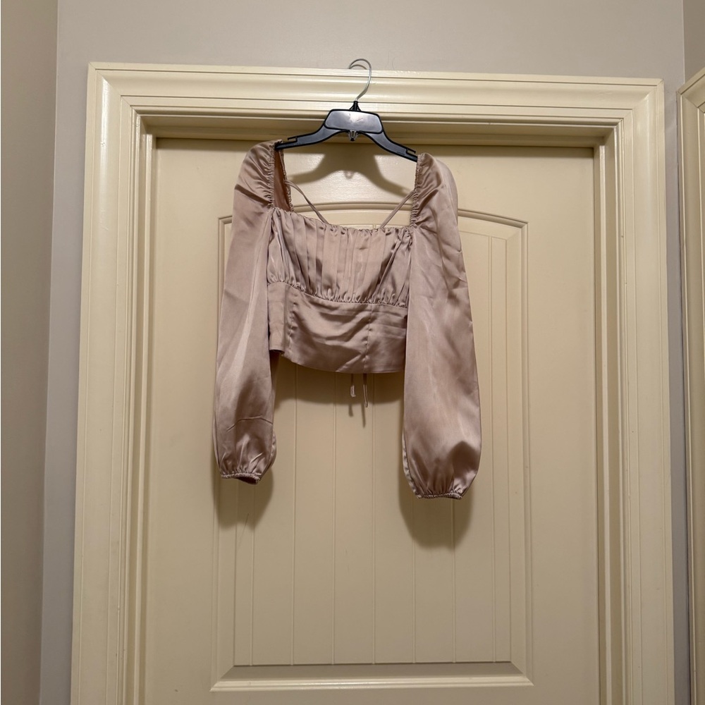 Forever 21 Elegant Women's Cream Top Size S